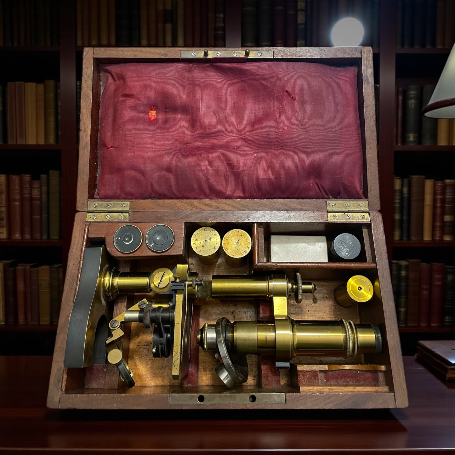 Microscopio museale Nachet con ottiche Zeiss di fine ‘800