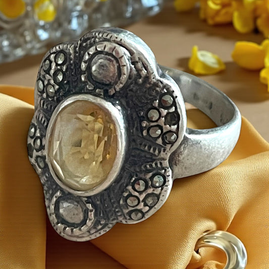 Anello argento, marcasiti e quarzo citrino centrale