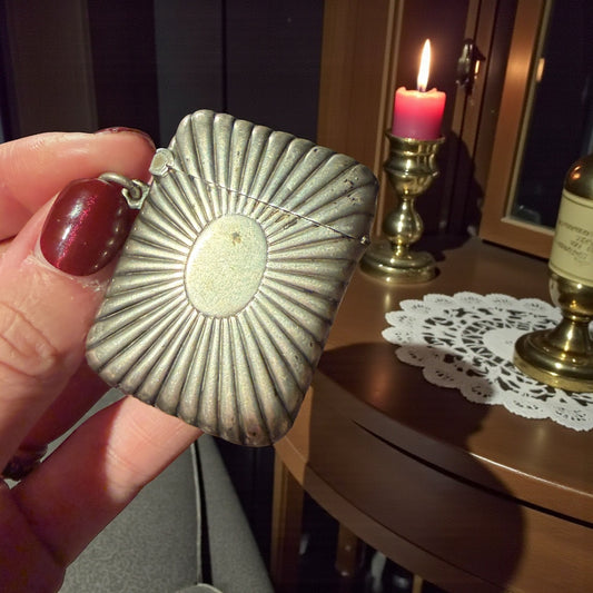 Vesta case sunburst in argento tit. 800, da Chatelaine, ca 1880-1910
