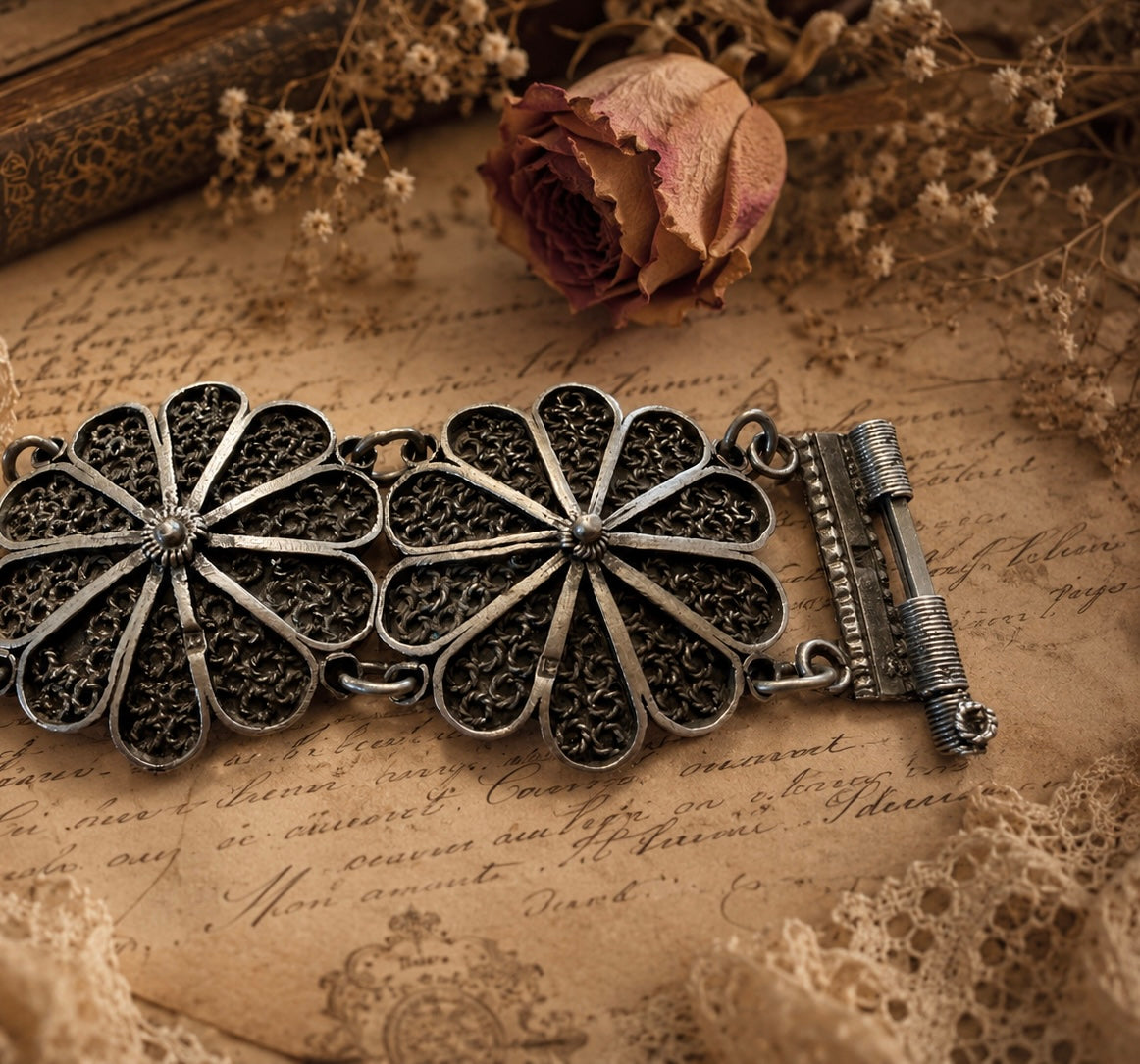 Antico bracciale egiziano anni ‘20 in argento titolo 800