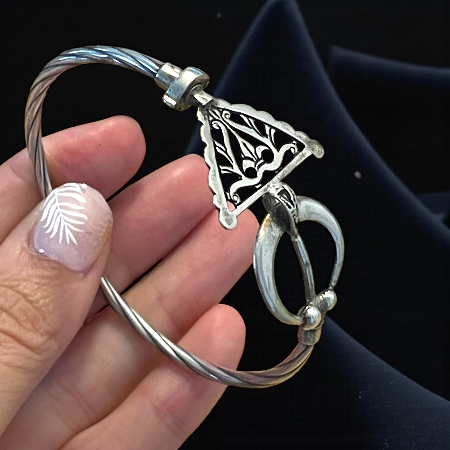 Bracciale tedesco in argento ottocento con fibula, anni ‘70