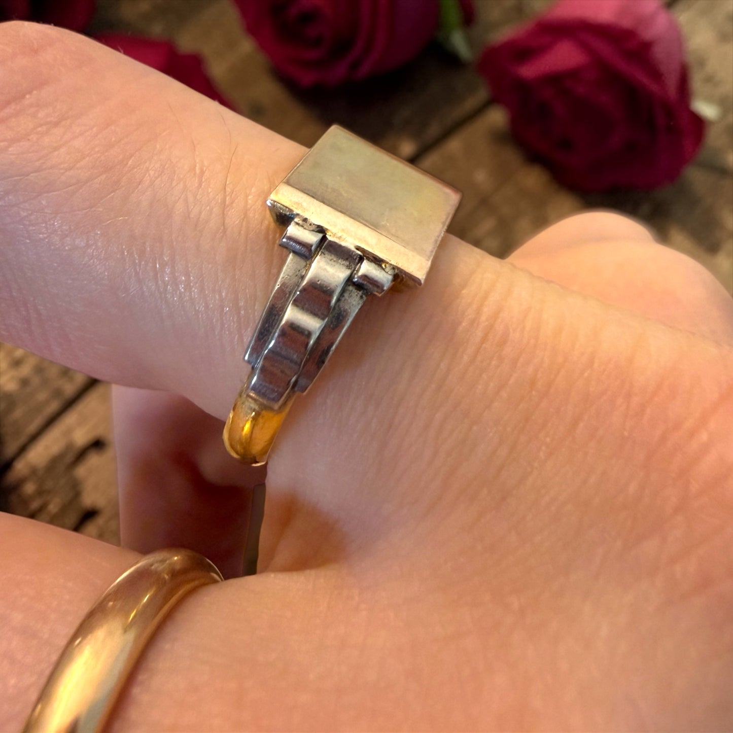 Anello Chevalier oro 14 k e placca per iniziali