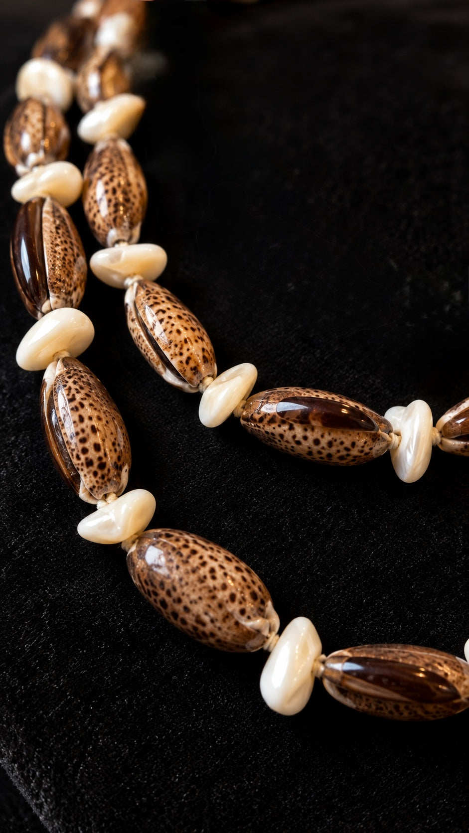 Collana a doppio giro in autentiche conchiglie anni ‘50-‘60