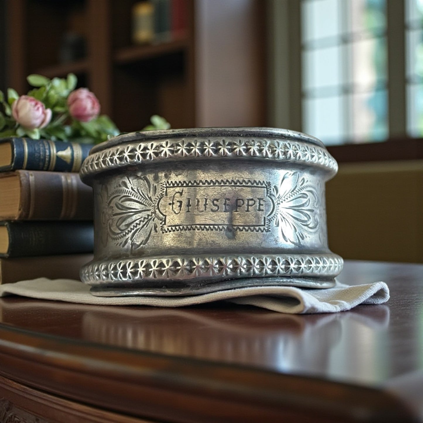 Coppia porta tovaglioli Liberty in argento 800, primissimo ‘900 italiani con incisi “Lina” e “Giuseppe”