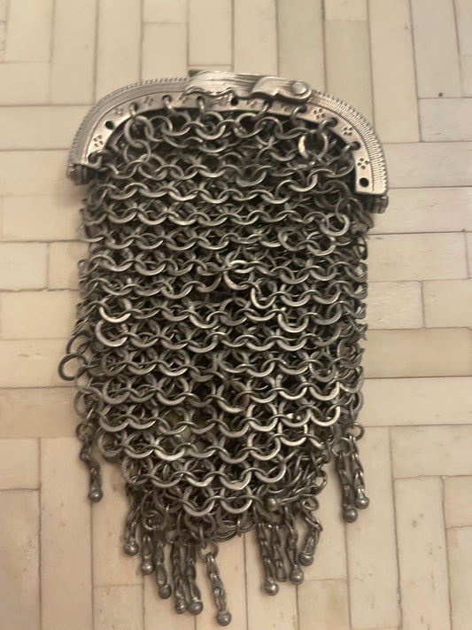 Porta monete in argento fine ‘800 - primo ‘900, finemente inciso, doppio scomparto