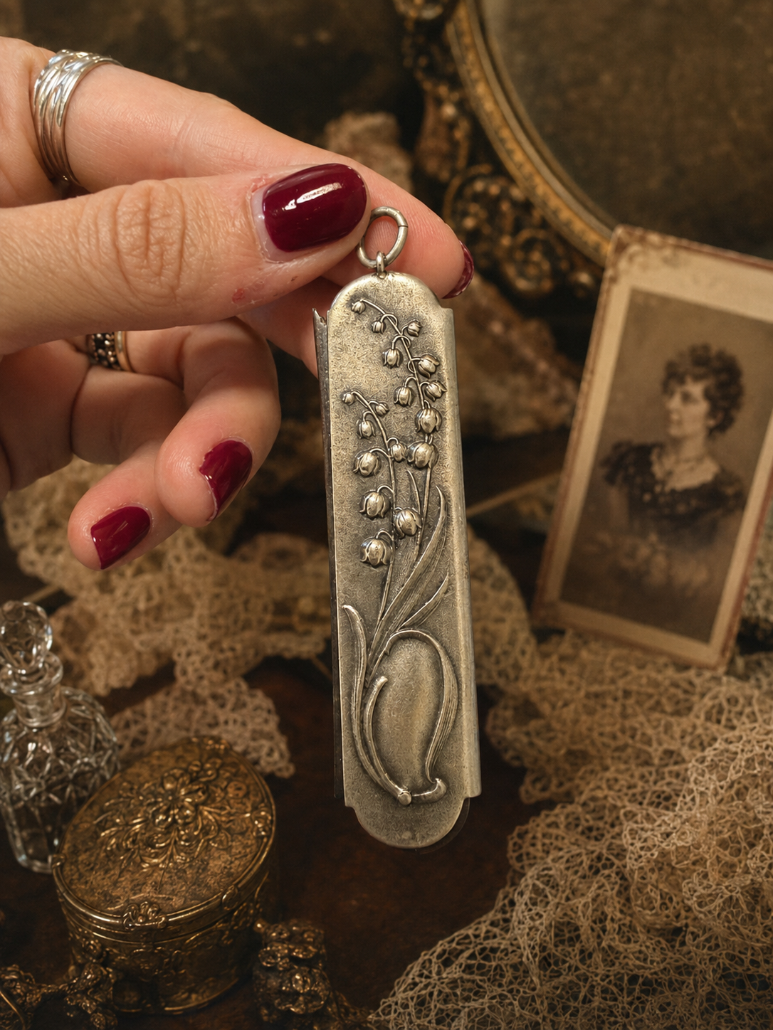 Antico pettine argentato da châtelaine, Art Nouveau, primo ‘900