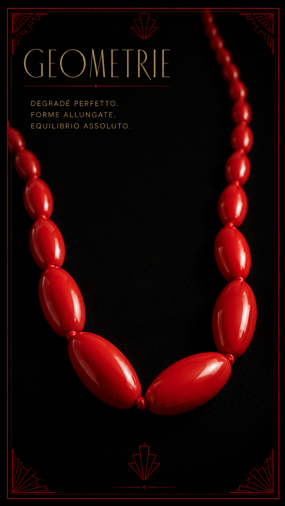 Splendido collier degradé con elementi fusiformi in vetro pressato rosso, tardo déco anni ‘40 annodata a mano