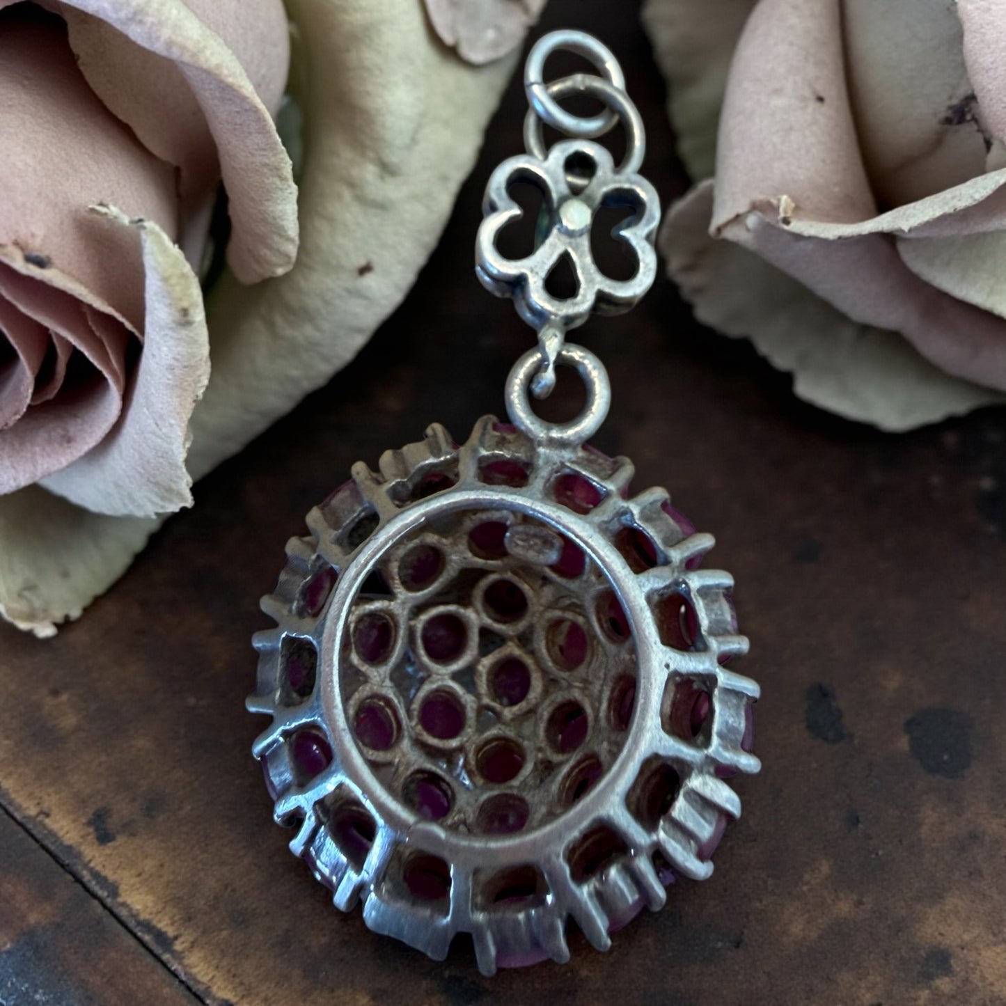 Pendente gioiello in argento con marcasiti e radici di rubino, 60s-70s