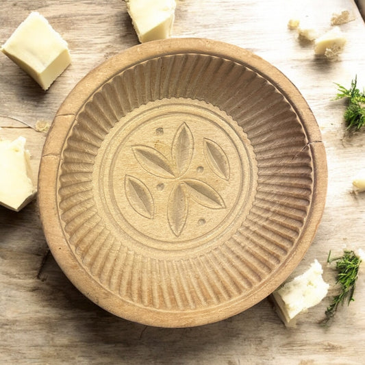 Stampo circolare per burro, primo ‘900, legno, zone Alpine