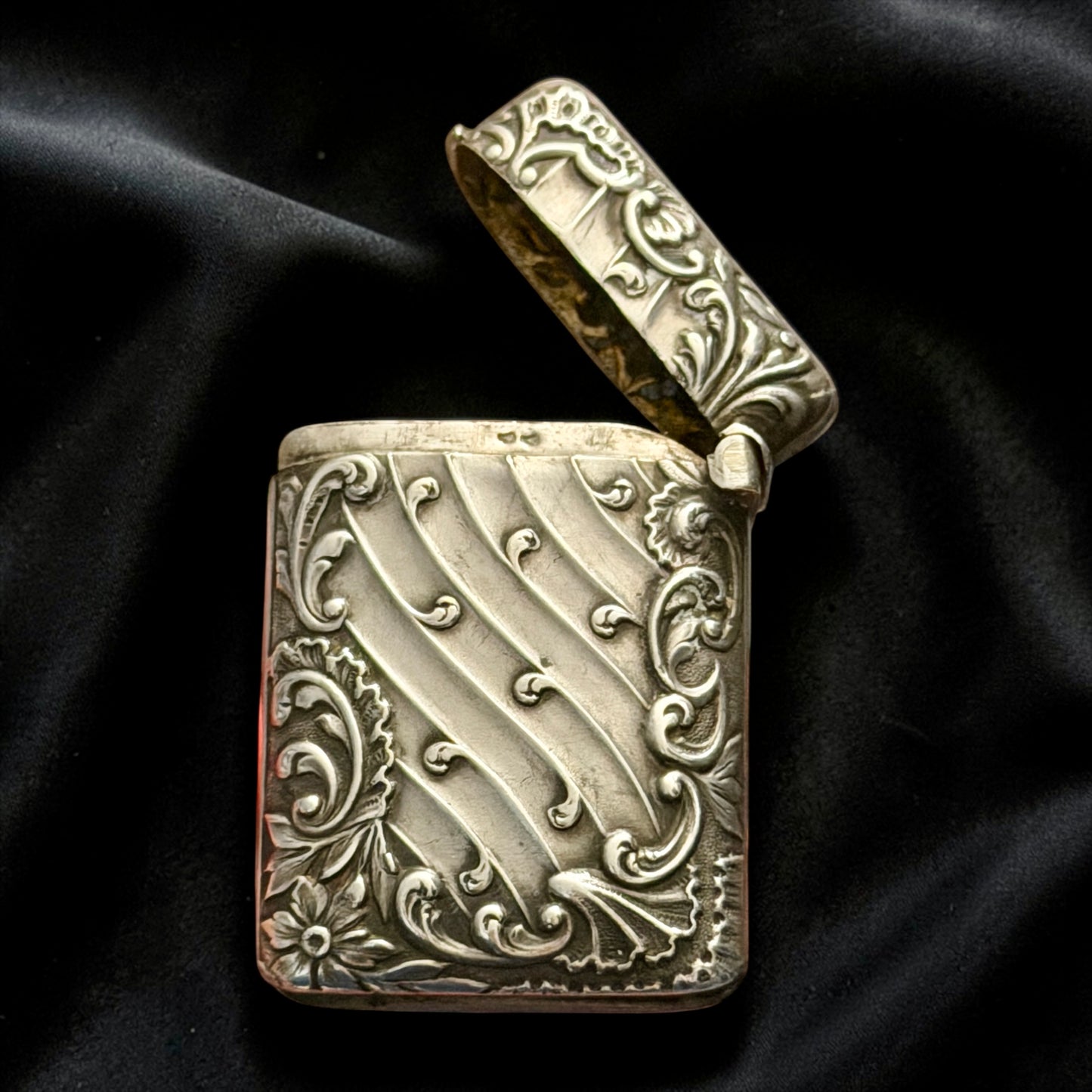 Vesta case in argento massiccio francese, cesello finissimo liberty fine ‘800