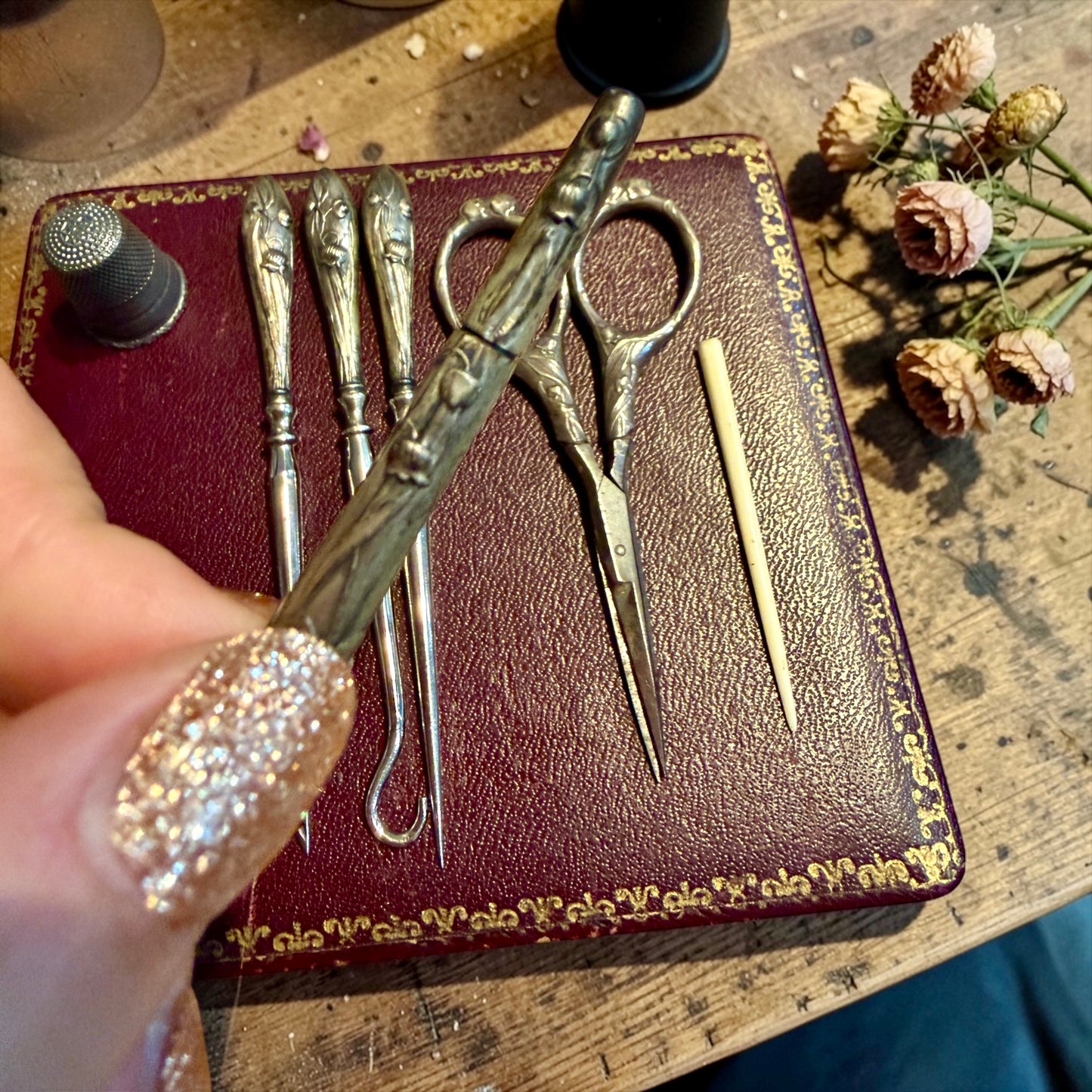 Antico set completo da cucito in custodia, placcato argento, liberty - tardo vittoriano