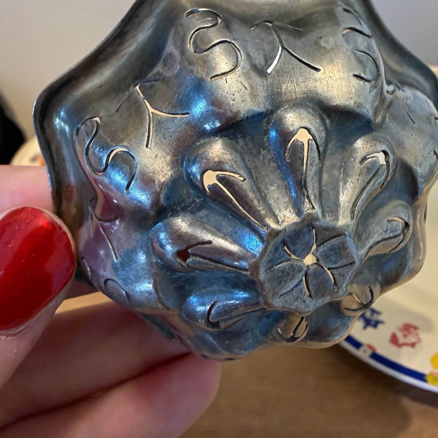 Antico passe-the argentato per filtrare risate e tè, primo ‘900