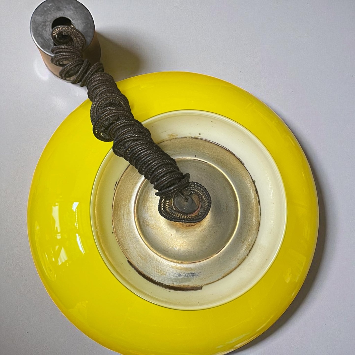 Grande lampadario giallo space age anni ‘60 stile Mazzega