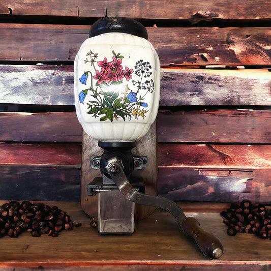 Dutch grinder with floral decoration