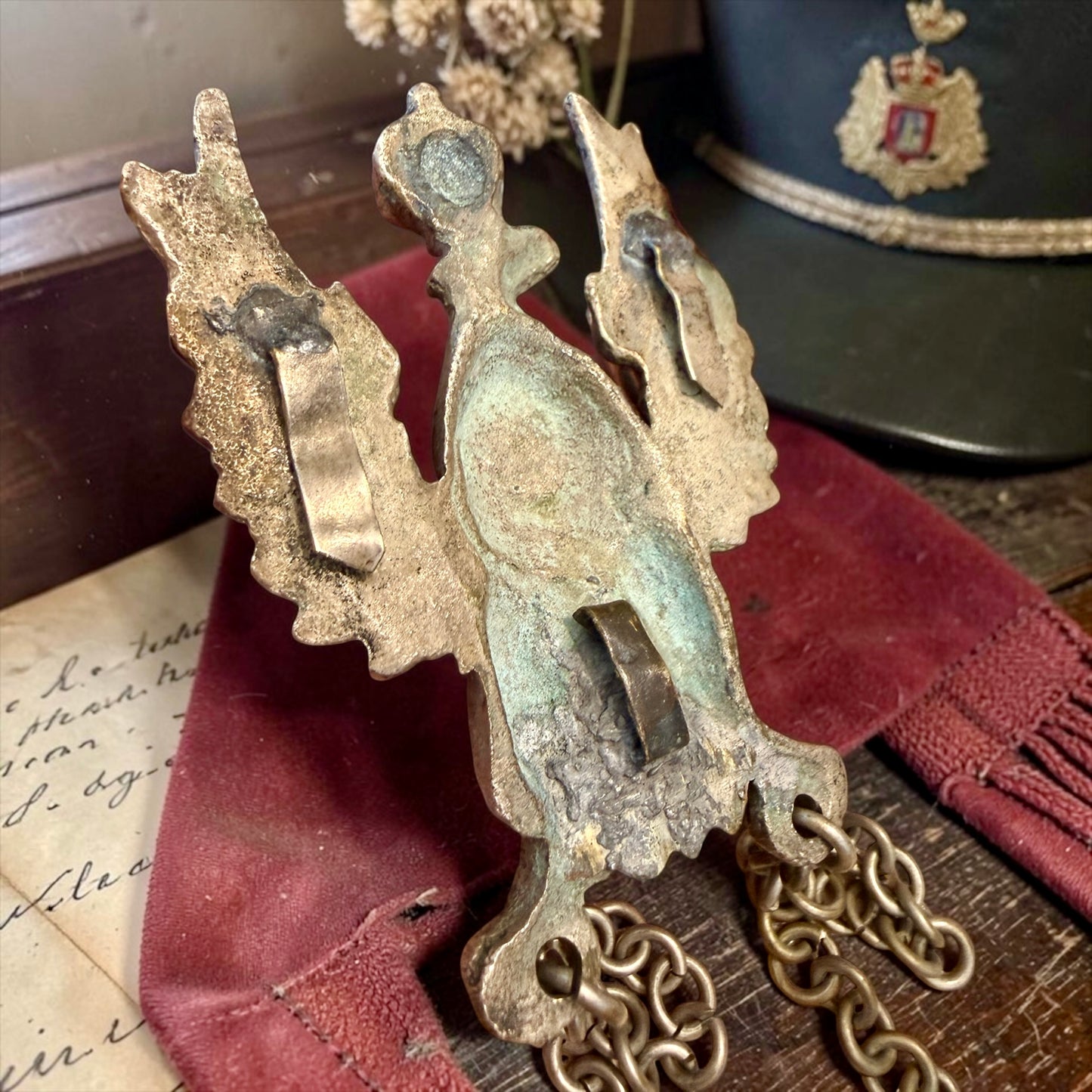 Fregio militare con aquila e scudo sabaudi Reggio Esercito e catene