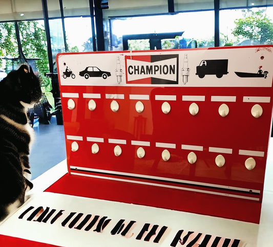 Tabellone garage olio motore Champion