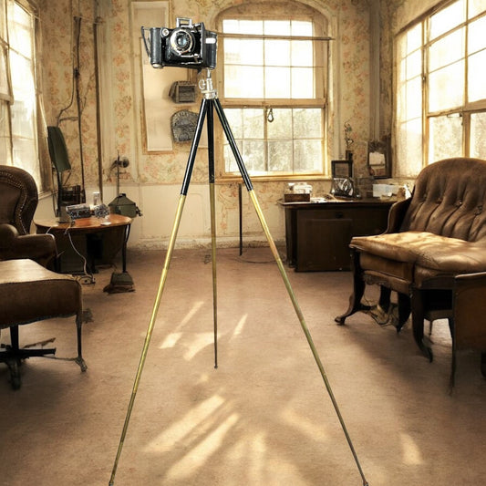 Set anni ‘30 da studio fotografico - macchina, cavalletto, custodia