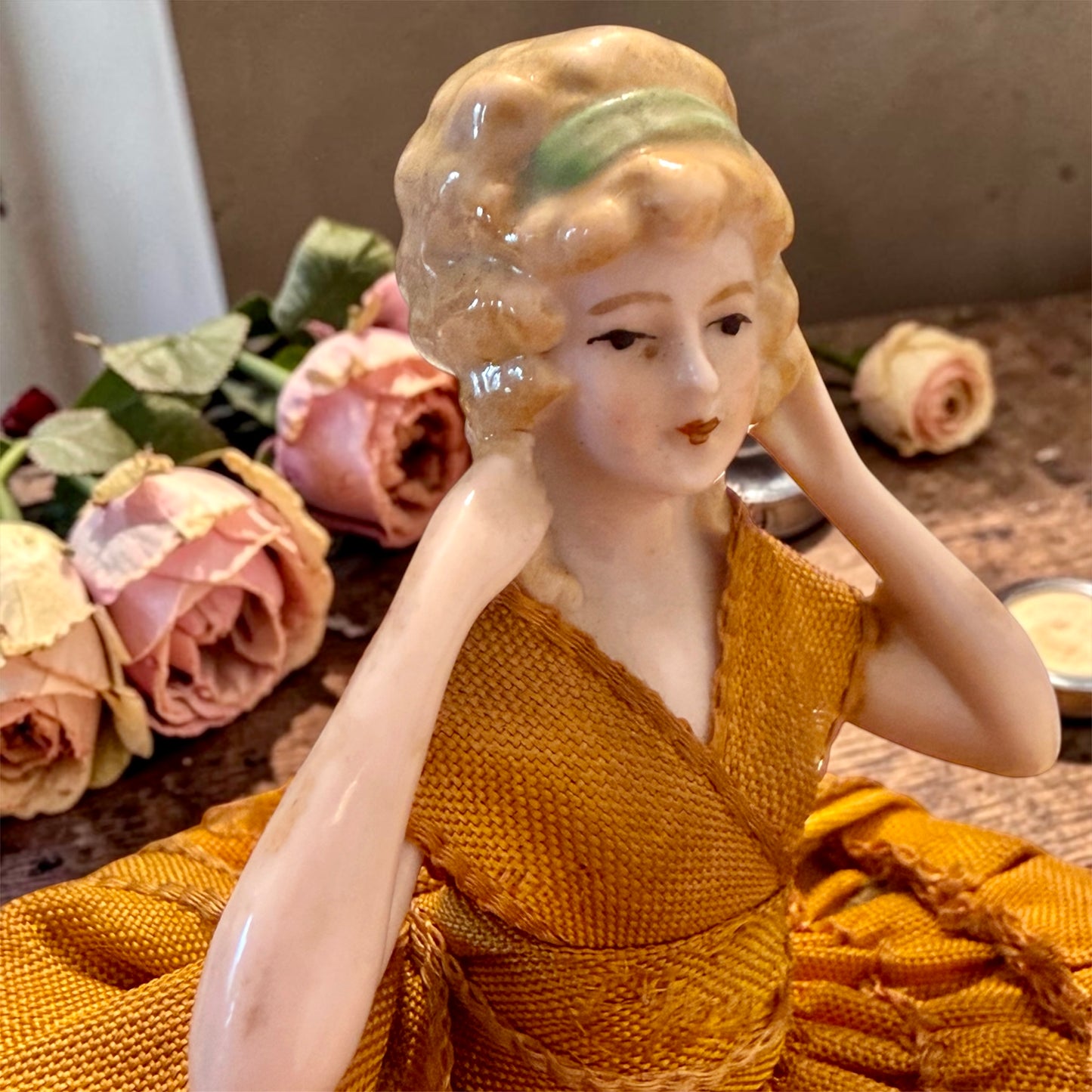 Half Doll con scatolina sotto la gonna, anni ‘20
