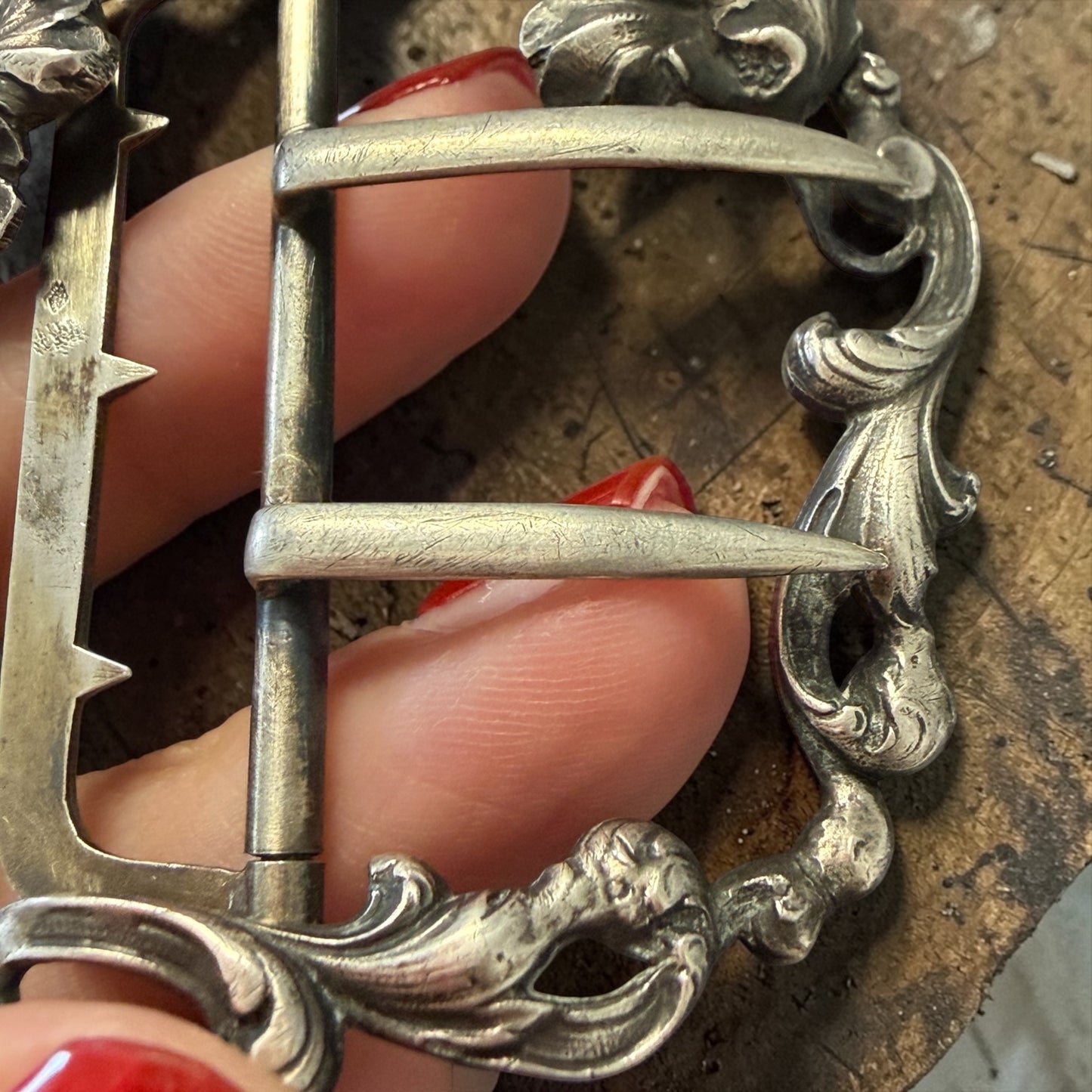Fibbia esclusiva Art Nouveau in argento massiccio francese, pezzo raro