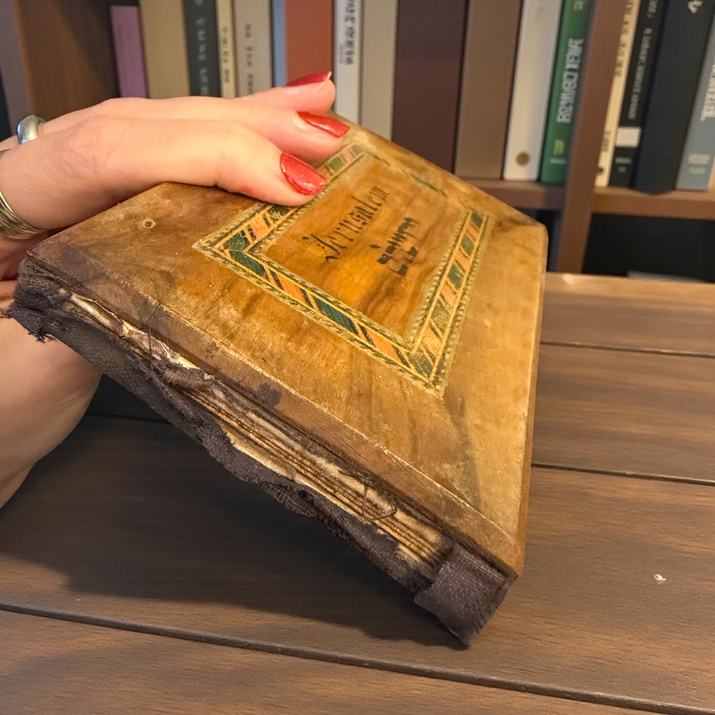 Antico erbario Terra Santa Gerusalemme fine ‘800 - primo ‘900 con copertina in ulivo e dedica manoscritta