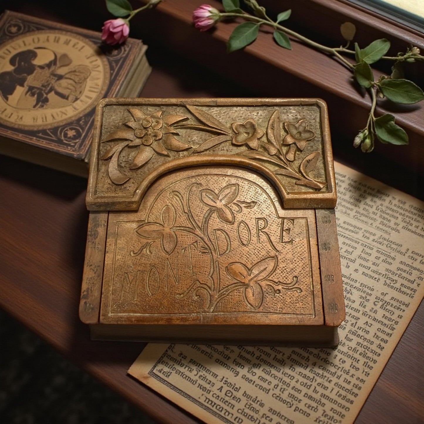 Antica scatola a scorrimento per custodia ed esposizione di orologio a cipolla, ca anni ‘20