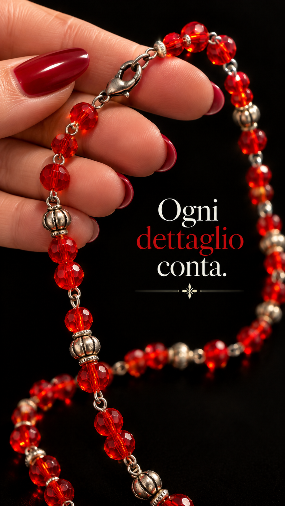 Collana vintage in perline di vetro sfaccettato rosso vivo con elementi argentati