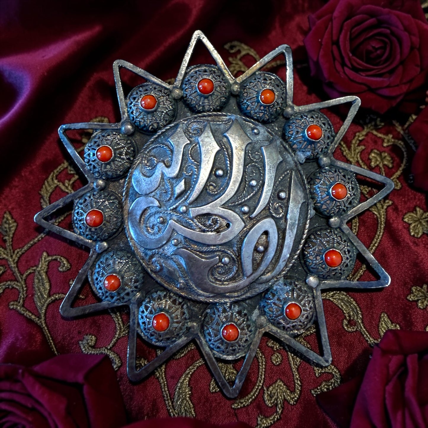 Pendente / spilla gioiello in argento pieno, antica gioielleria Berbera primi ‘900