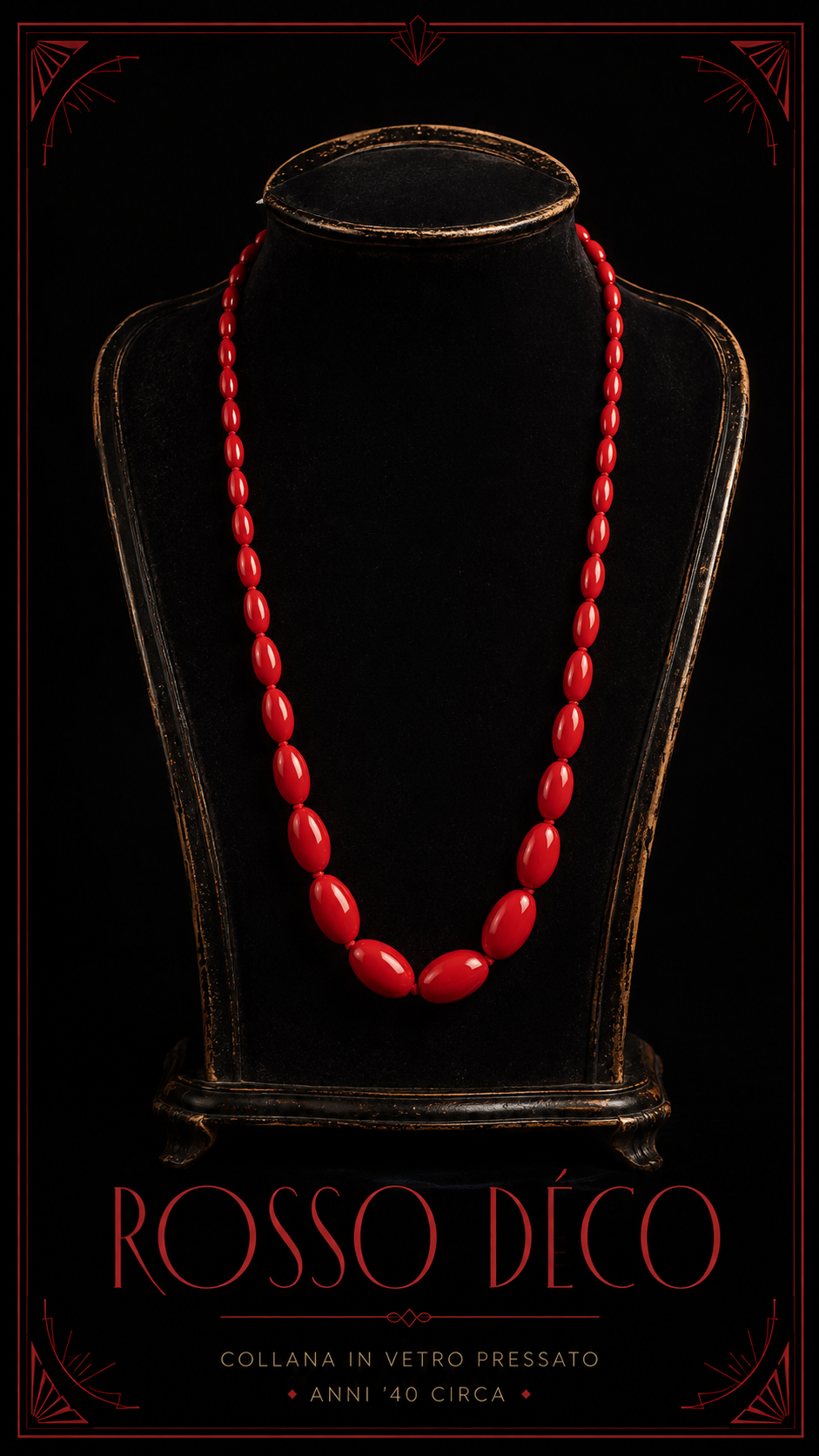 Splendido collier degradé con elementi fusiformi in vetro pressato rosso, tardo déco anni ‘40 annodata a mano