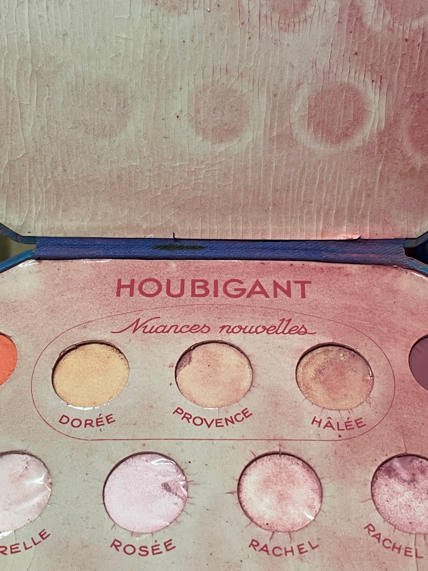 Antico cofanetto anni 40, cartonato con palette cosmetici Maison Houbigant