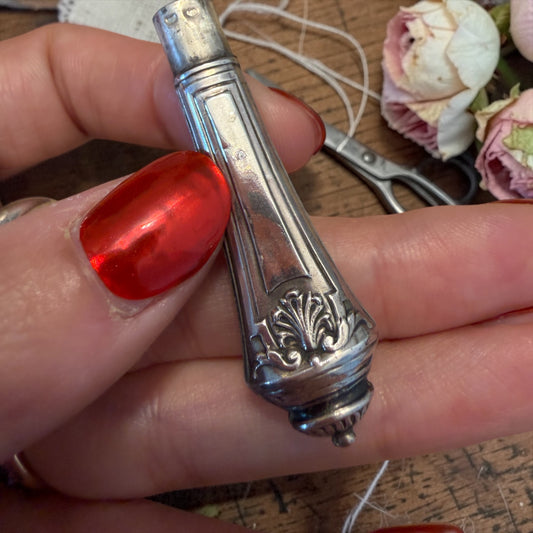 Antico needle case porta aghi neoclassico in argento ca 1880