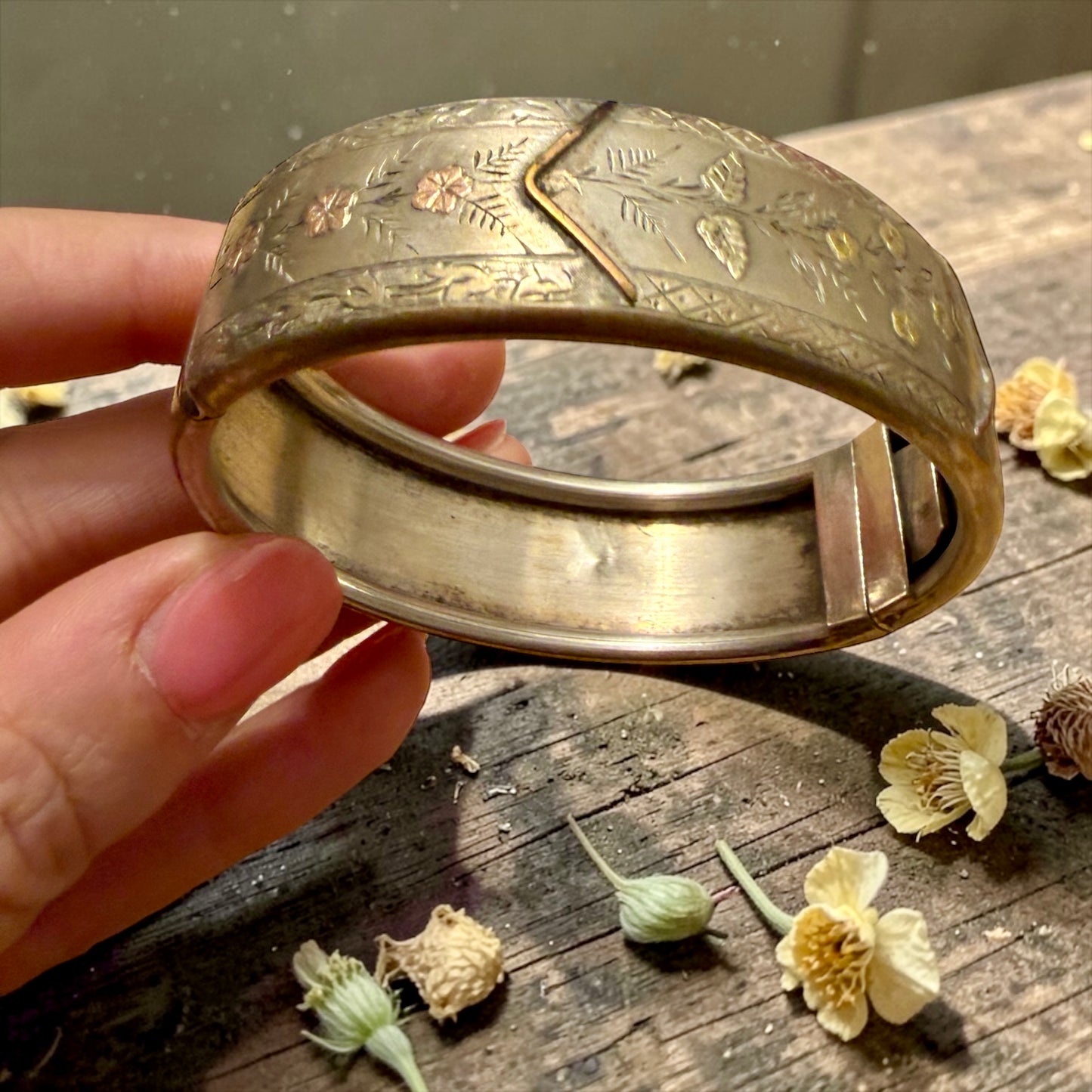 Bracciale in argento massiccio antico, fine ‘800 primo ‘900 con fiori placcati oro