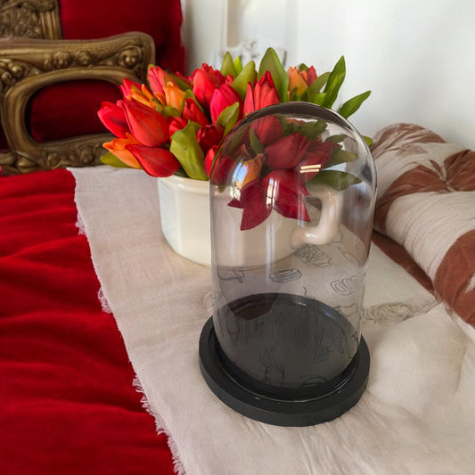 Campana in vetro antico con base in legno moderna