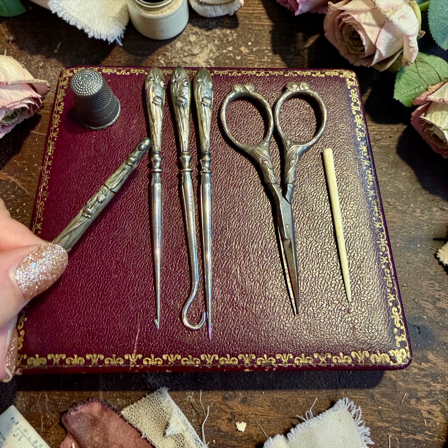 Antico set completo da cucito in custodia, placcato argento, liberty - tardo vittoriano