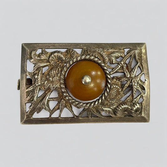 Spilla in argento punzonato con cabochon in resina, art déco anni ‘40, firmata Flam
