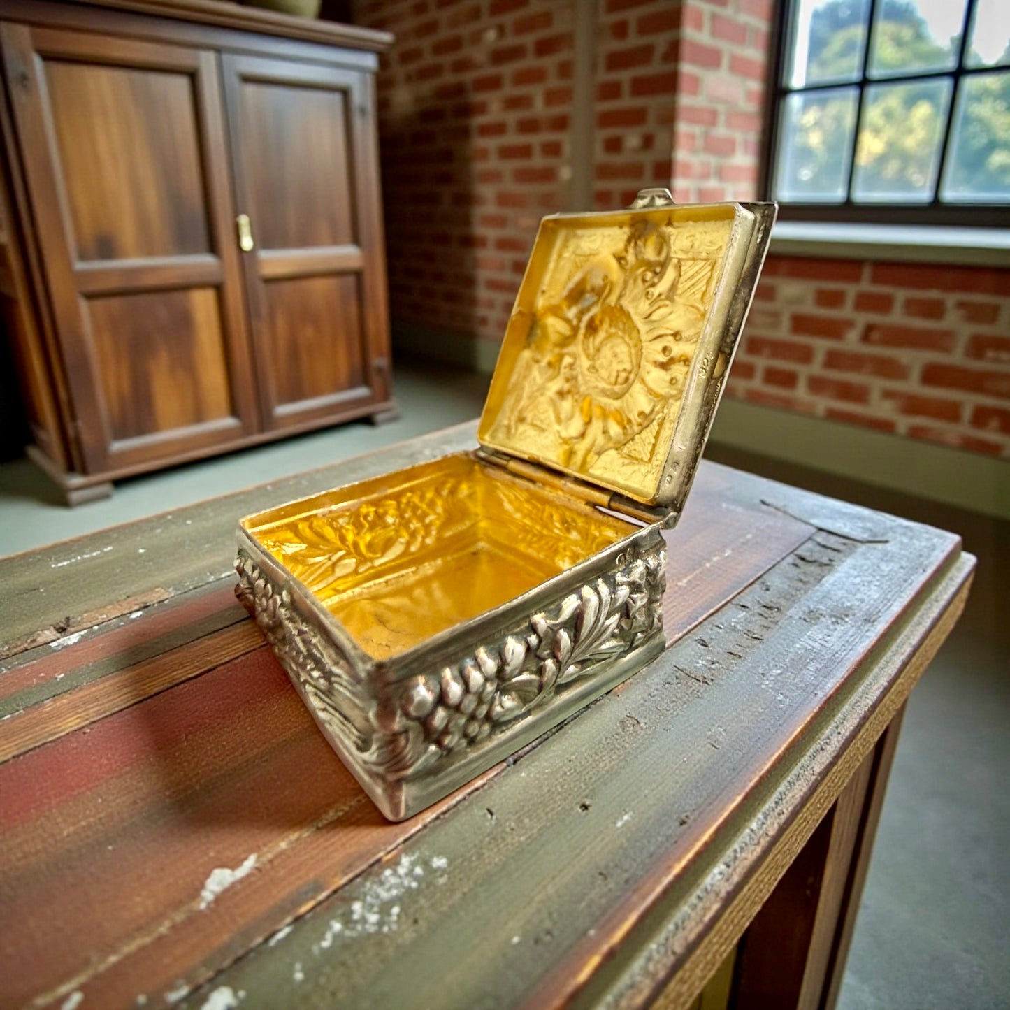 Scatolina scrigno d’argento 925 porta sigilli con decori floreali e spiga