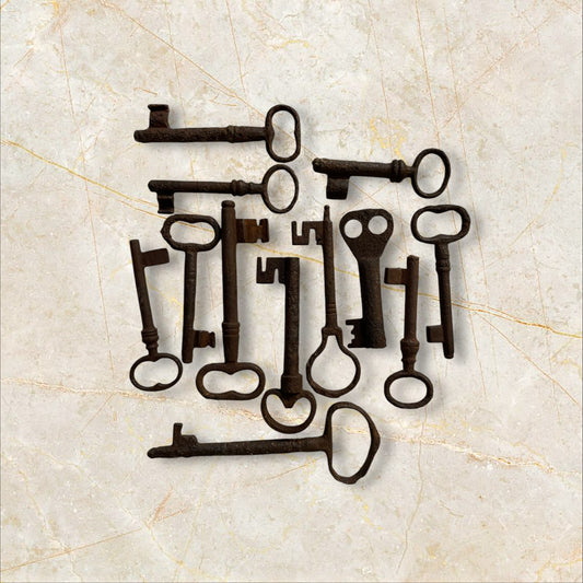 Lotto 13 chiavi antiche XIX secolo