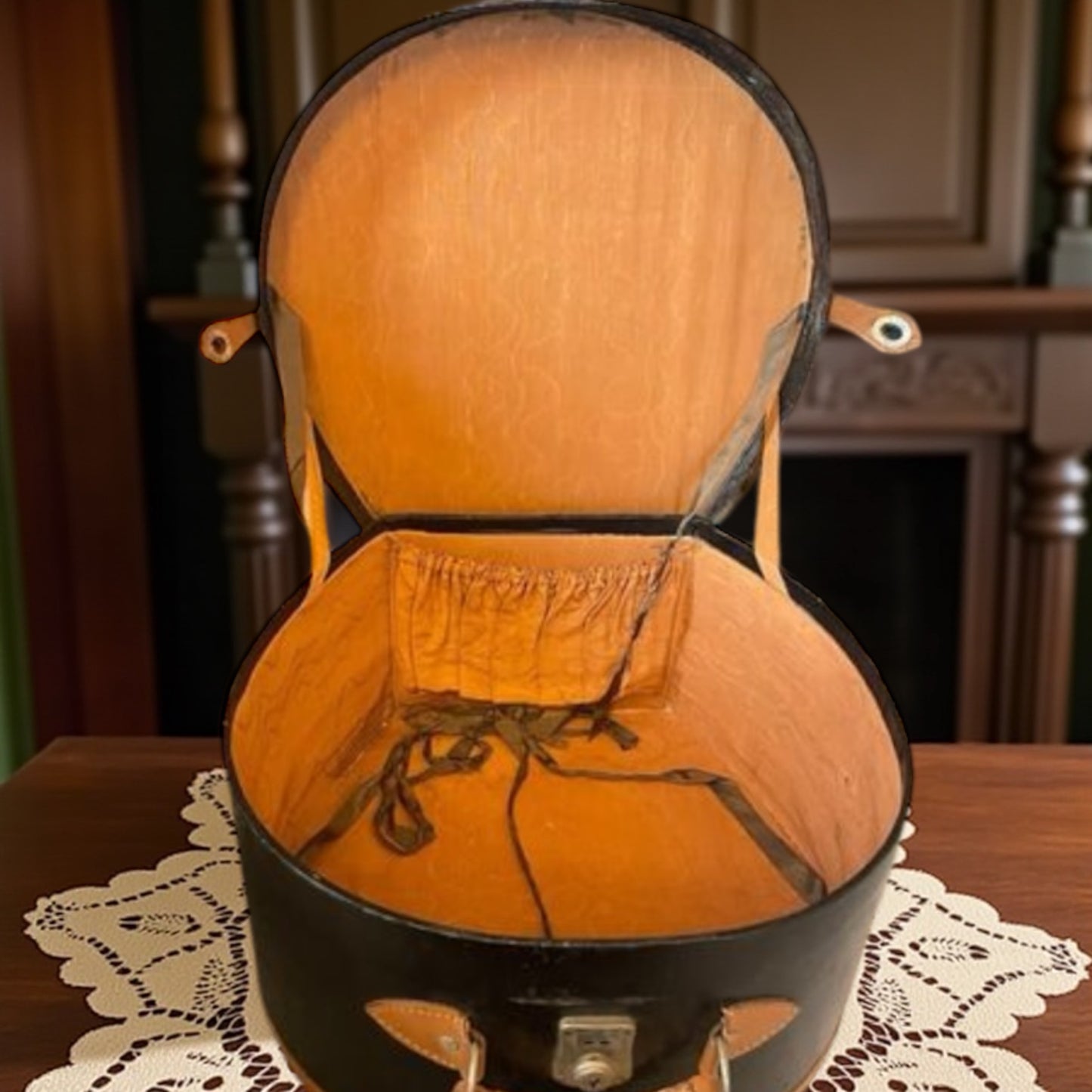 Elegante cappello anni 30 da cerimonia con cappelliera da viaggio originale