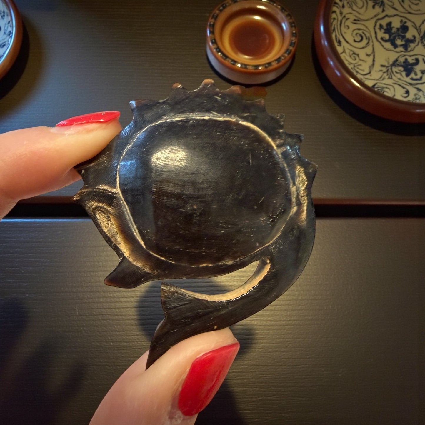 Tabacchiera in corno a guisa di pesce, creazione artigianale prima metà / metà scorso secolo