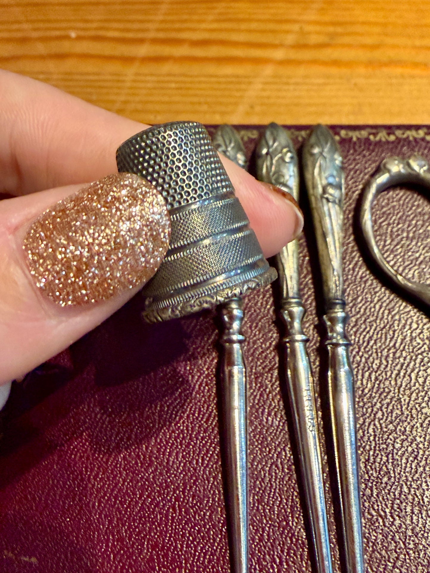 Antico set completo da cucito in custodia, placcato argento, liberty - tardo vittoriano