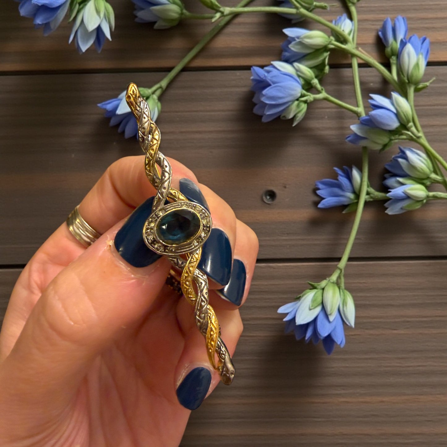 Spilla argento 925 con due serpenti intrecciati e pietra centrale, italiana, punz. Arezzo