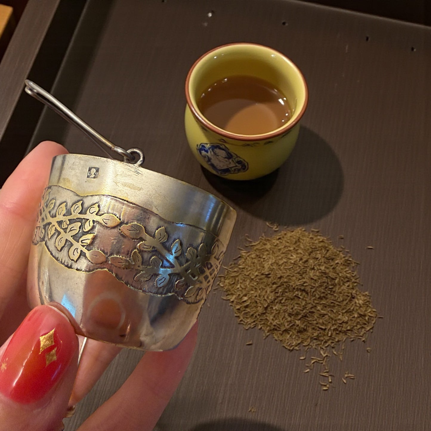 Antico passe-the o colino da tè in metallo argentato, tardo Déco