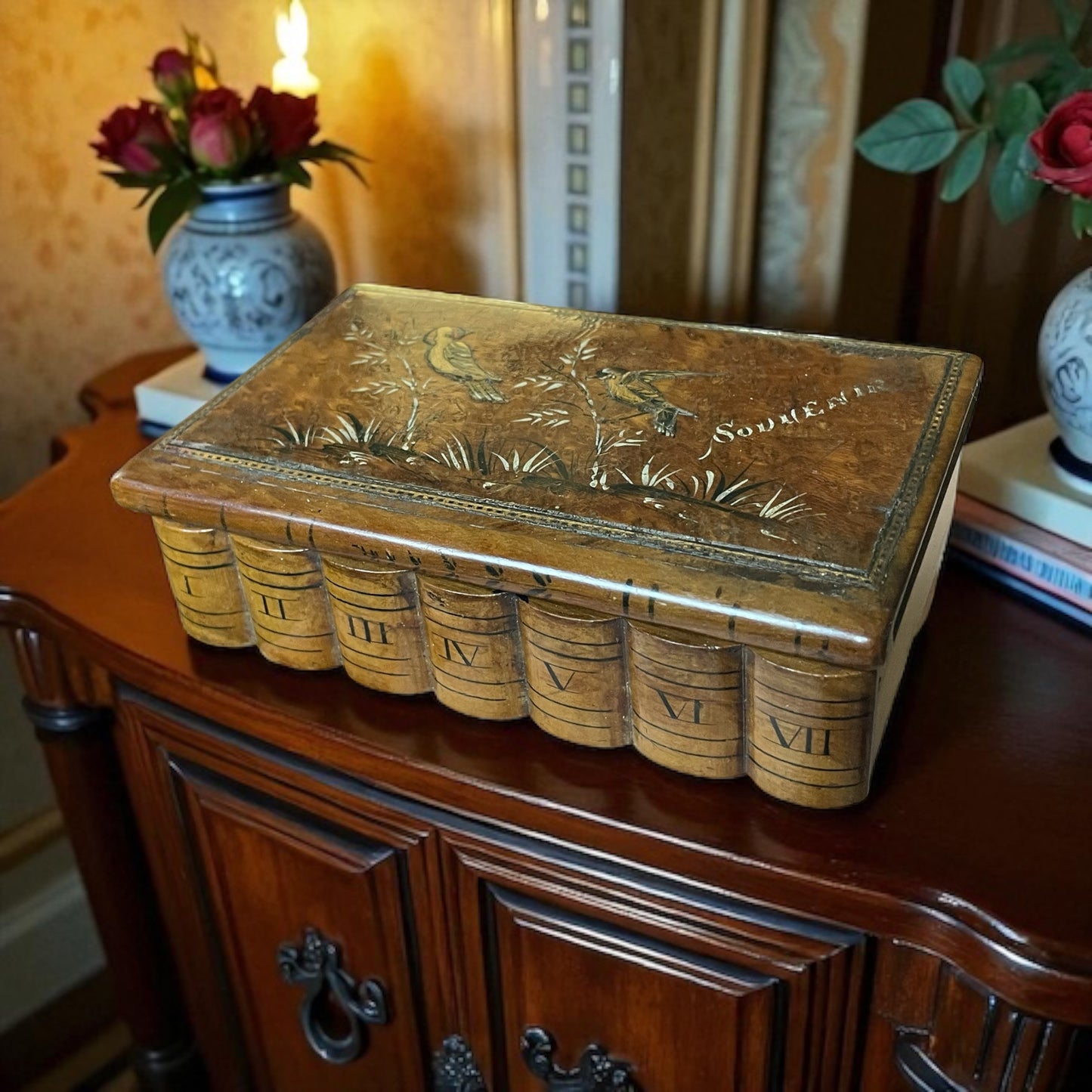 Scatola con segreto decorata con semanier e cardellino, fine ‘800