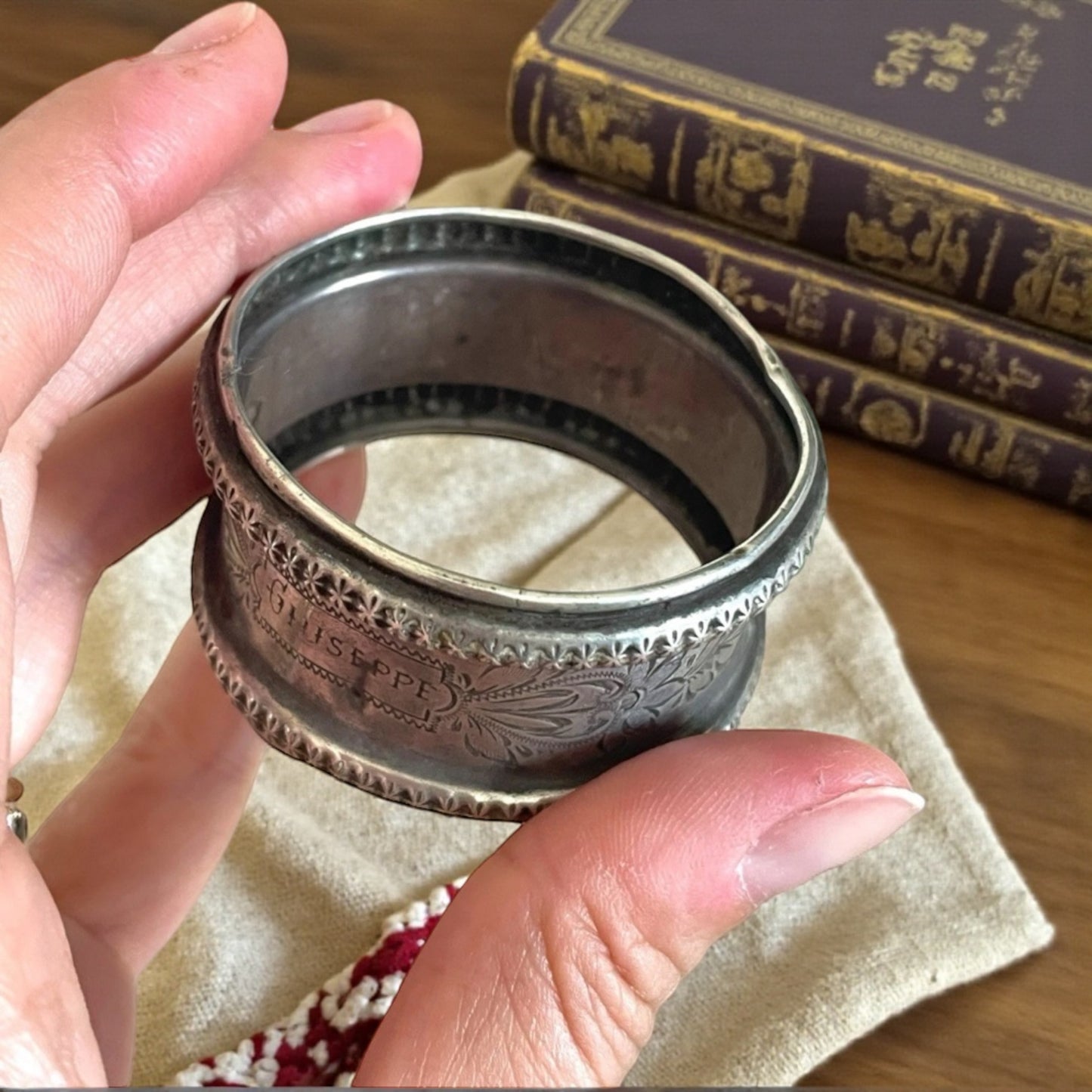 Coppia porta tovaglioli Liberty in argento 800, primissimo ‘900 italiani con incisi “Lina” e “Giuseppe”