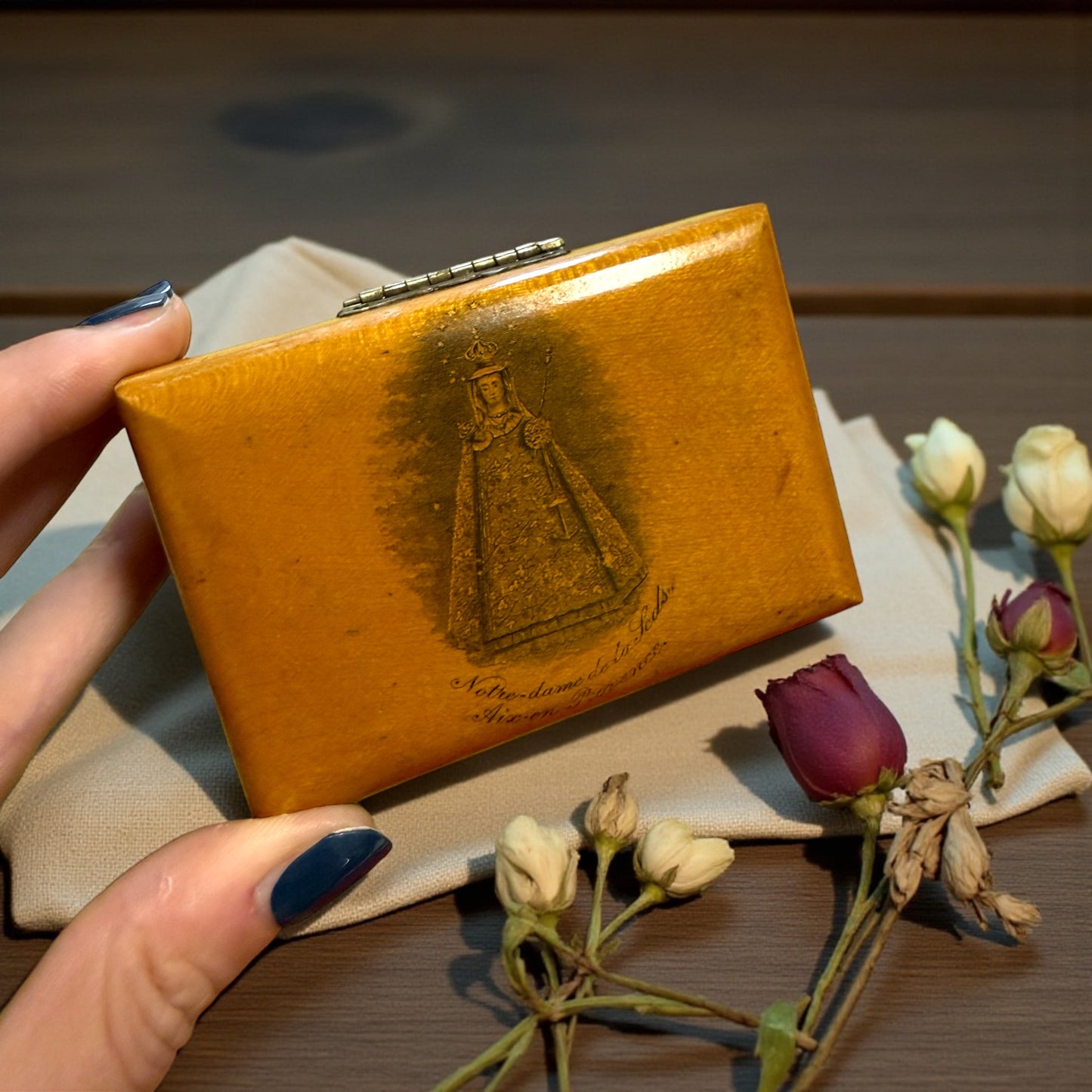 Scrigno devozionale Notre Dame de la Seds, Provenza, fine ‘800 - primo ‘900