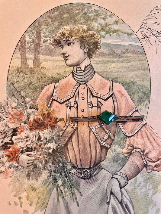 Spilla art deco anni ‘30 con marcasiti e vetro verde, montatura in argento punzonato