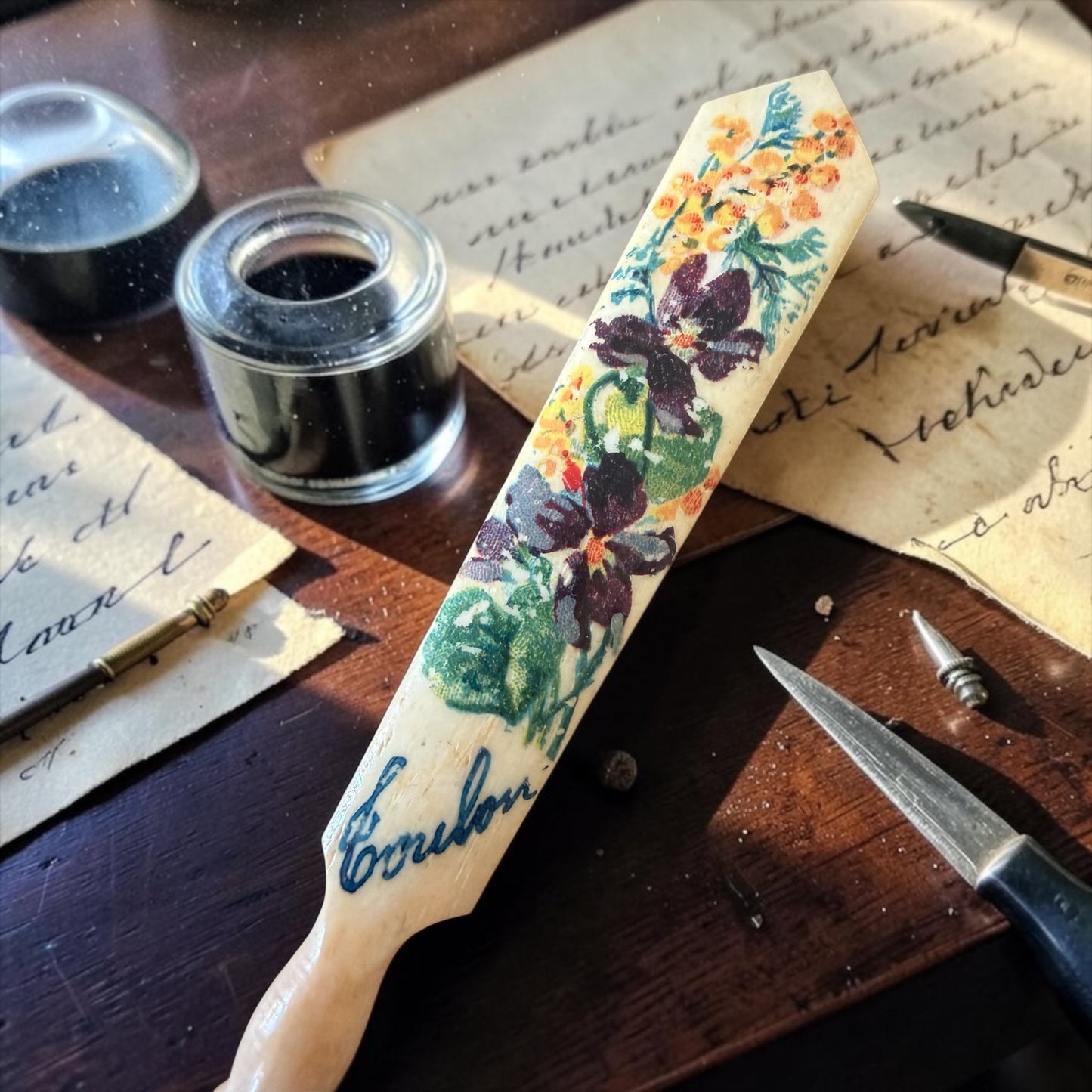 Set da scrittura d’epoca primo ‘900: porteplume con lente Stanhope, pennini in conf d’epoca e tempera penne