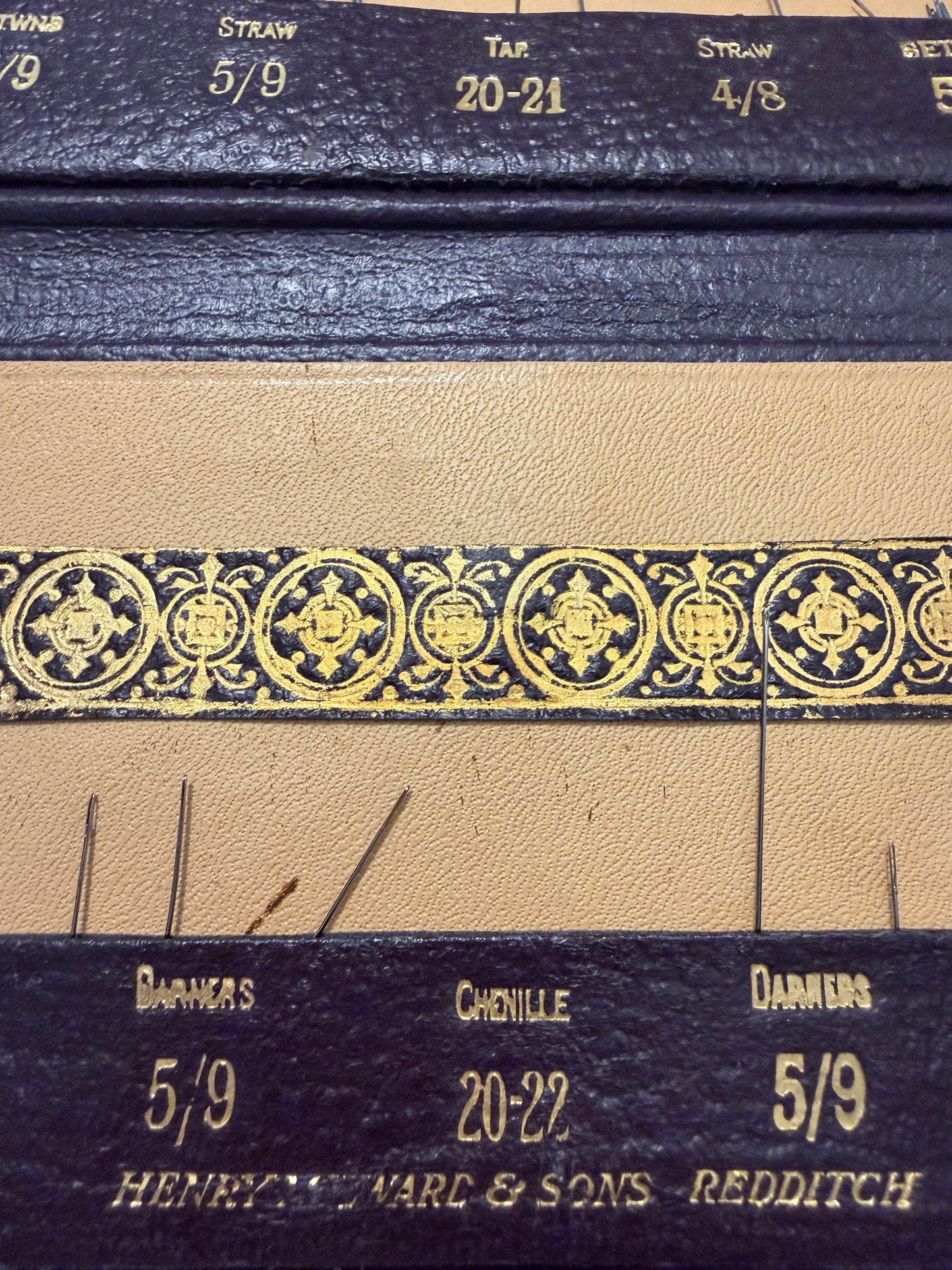 Antico porta aghi astuccio needle case completo Redditch primo ‘900