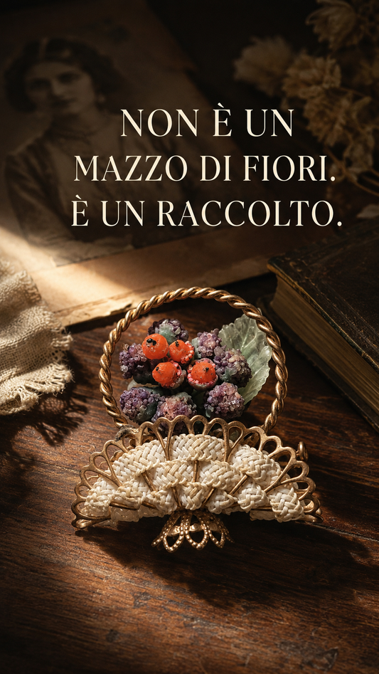Antica spilla 30s basket brooch con sugared berries d’epoca