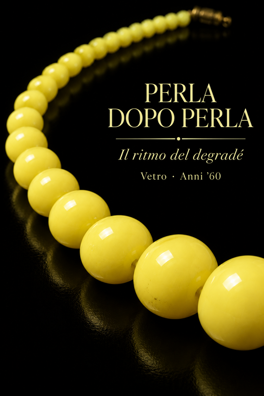 Collana vintage in perle di vetro degradé anni ‘60 giallo limone, con chiusura a barilotto