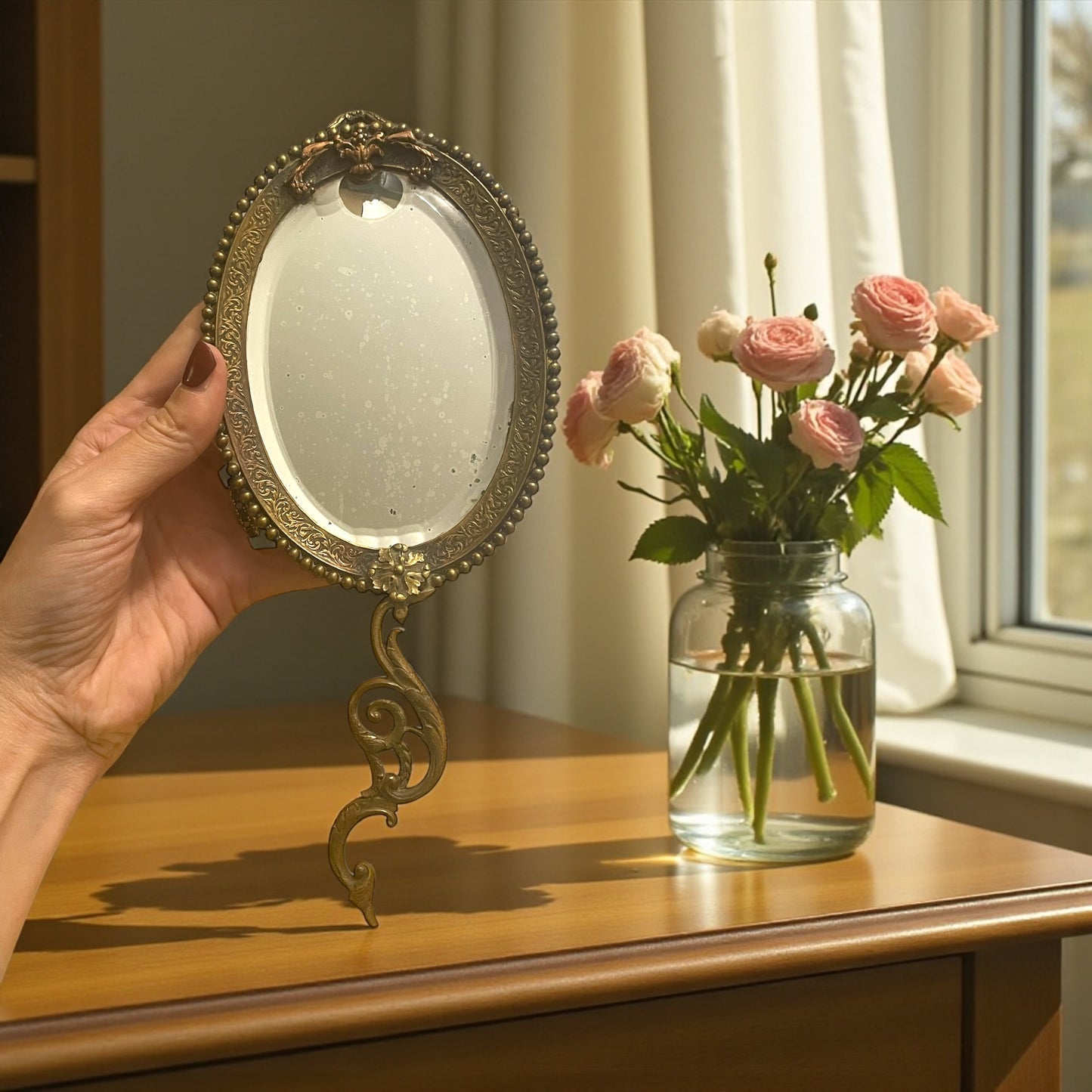 Antico specchio da mano al mercurio, fine ‘800 finemente lavorato